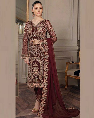 Woman’s Pakistani Style Straight Salwar Kameez