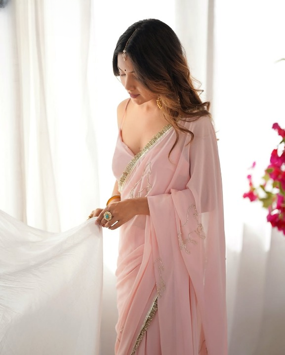 Georgette Saree with Handwork Butta & Lace Detailing